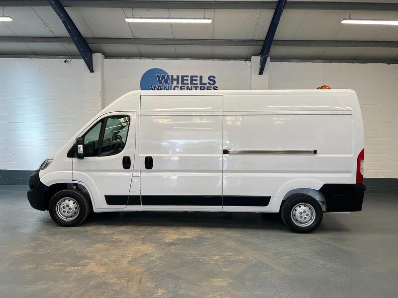 Used Vauxhall Movano 2022 for sale - 76904365: Photo 2