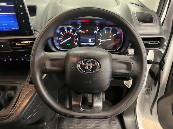Used Toyota ProAce 2023 for sale - 75652939: Photo 30