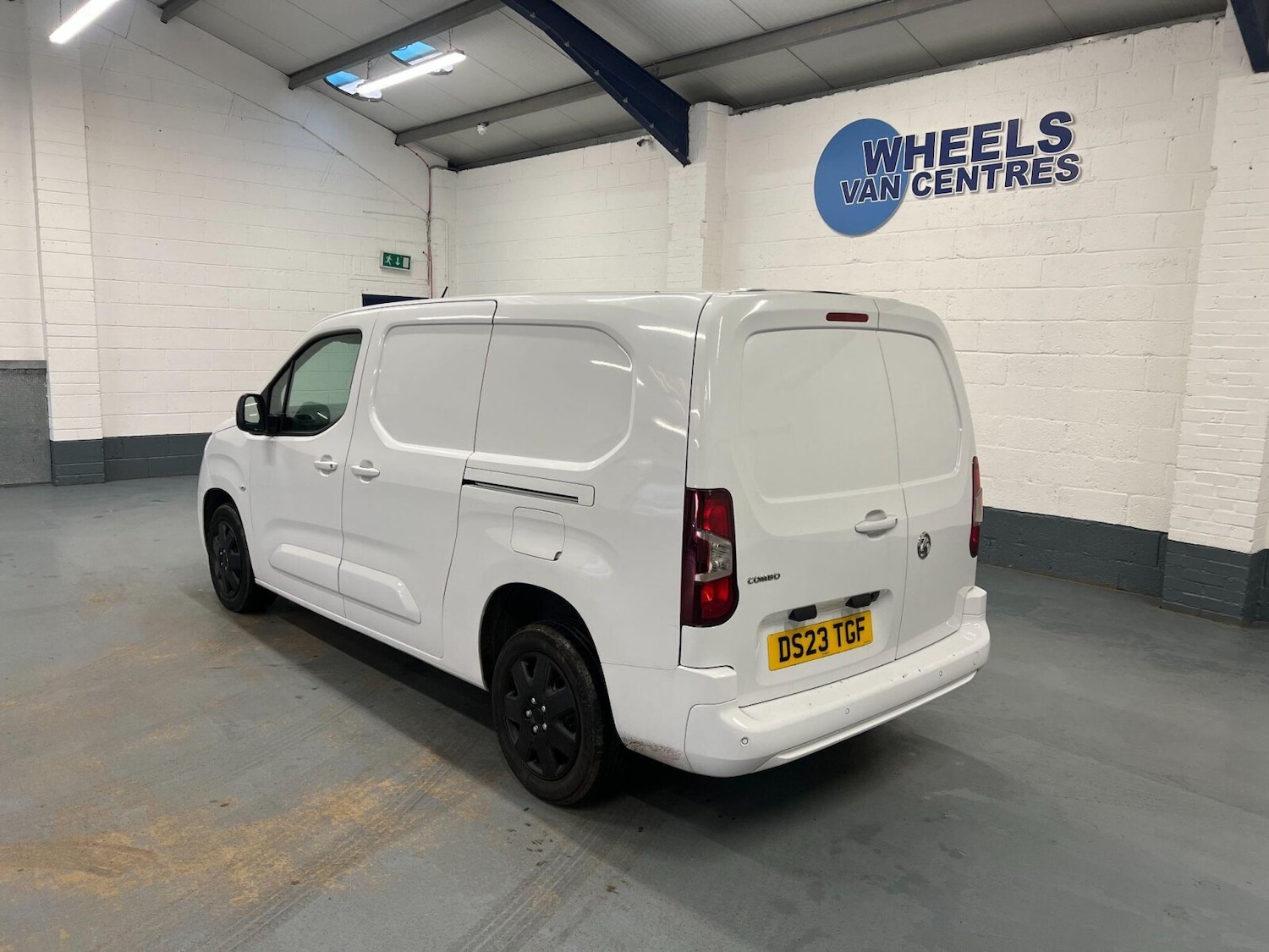 Used Vauxhall Combo 2023 for sale - 76758023: Photo 2