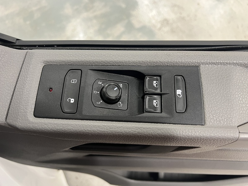 Used Volkswagen Transporter 2021 for sale - 77609555: Photo 12