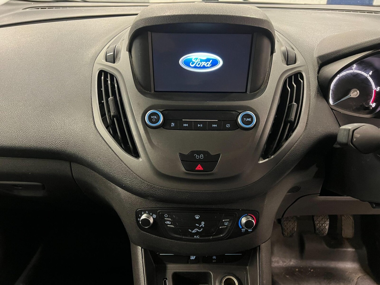 Used Ford Transit Courier 2021 for sale - 76589802: Photo 8