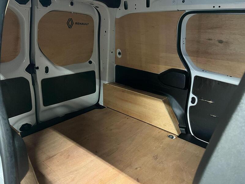 Used Renault Kangoo 2024 for sale - 76904419: Photo 35