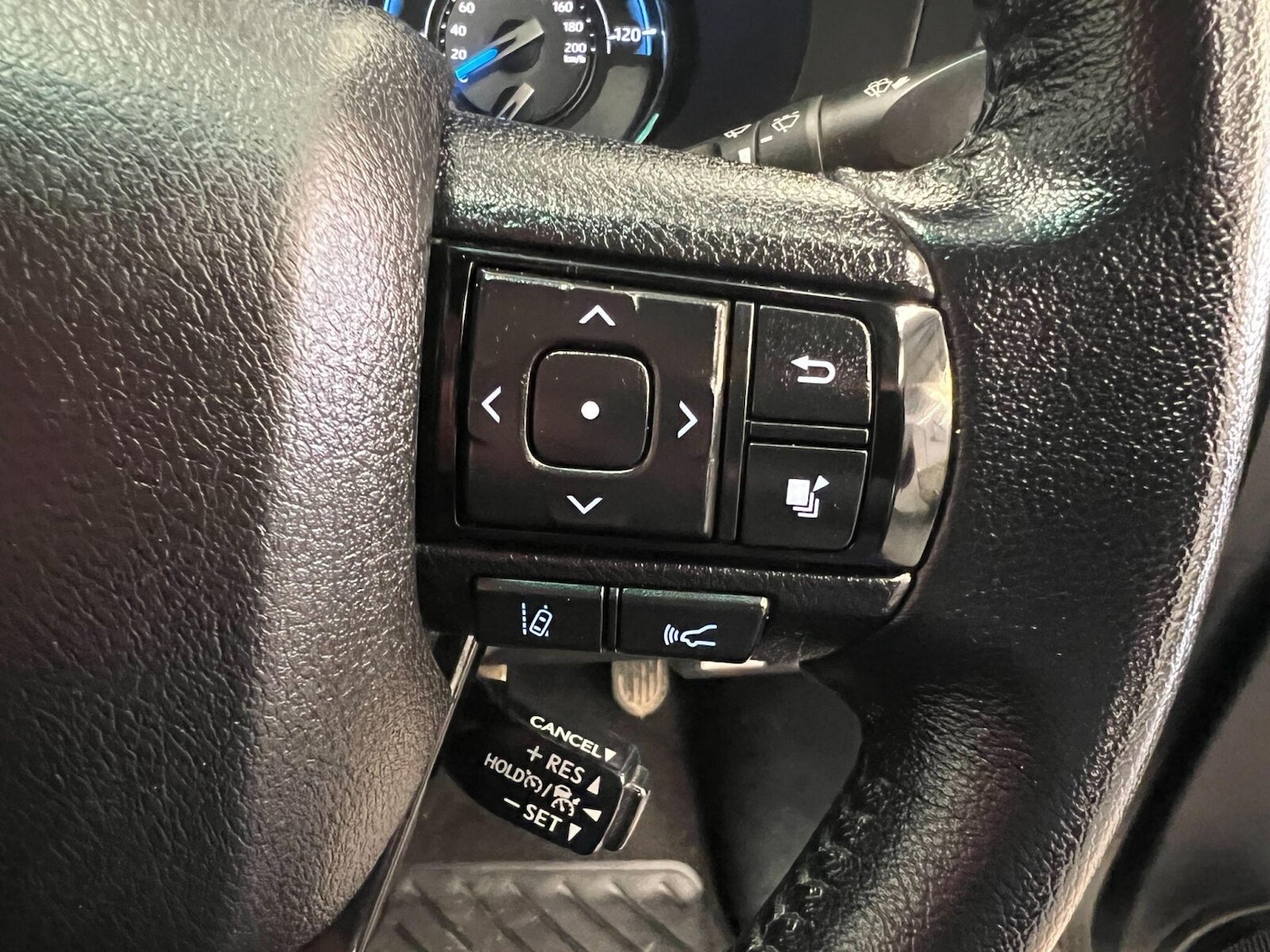 Used Toyota Hilux 2023 for sale - 76355135: Photo 12