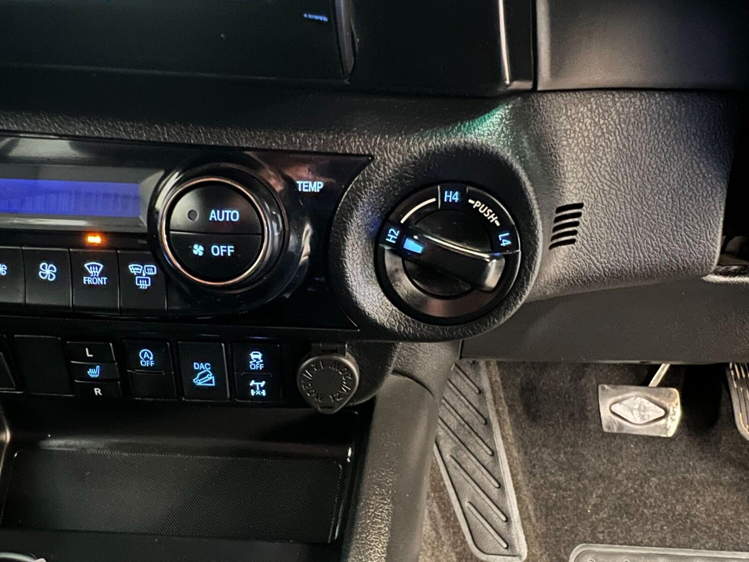 Used Toyota Hilux 2023 for sale - 76355135: Photo 14