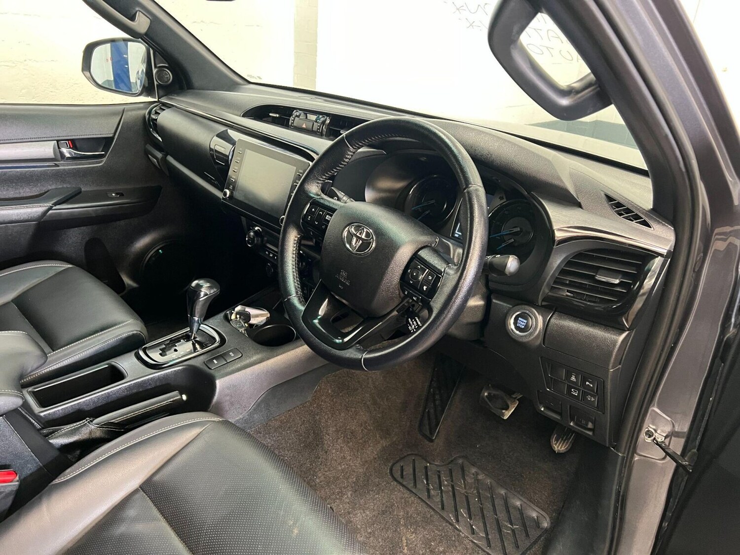 Used Toyota Hilux 2023 for sale - 76355135: Photo 19