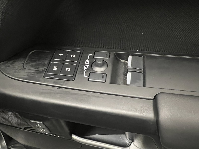 Used Land Rover Defender 90 for sale - 78069508: Photo 12