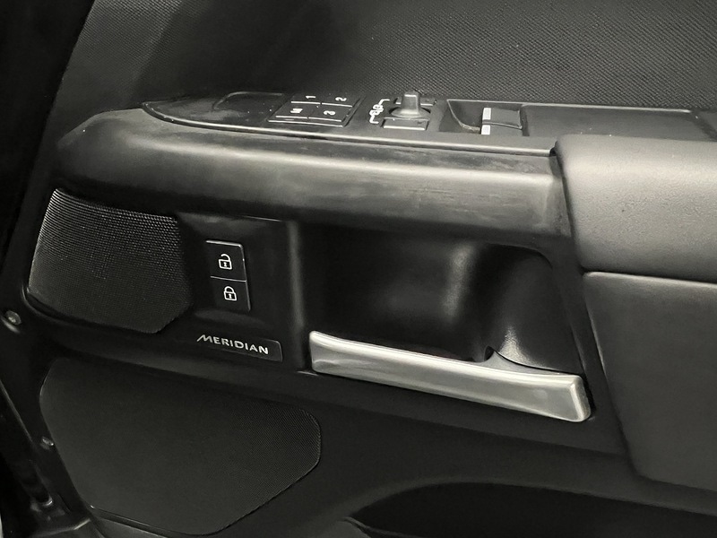 Used Land Rover Defender 90 for sale - 78069508: Photo 13