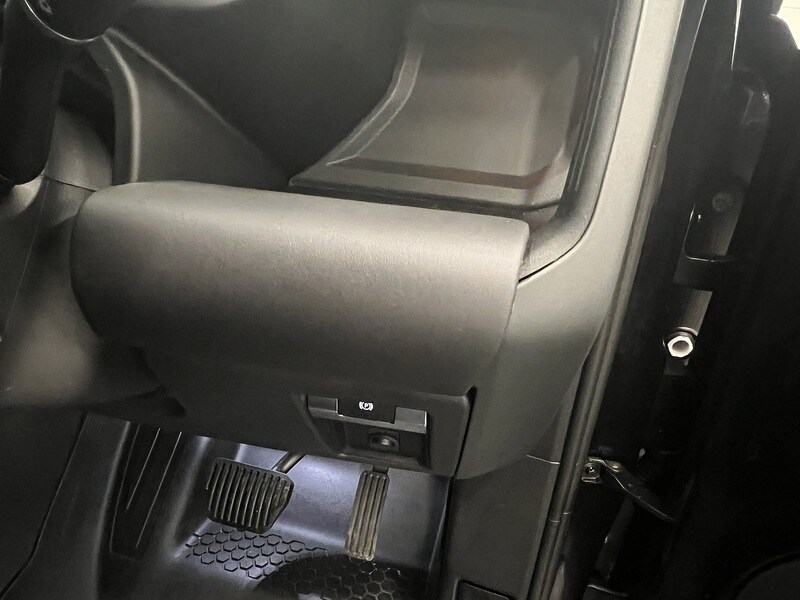 Used Land Rover Defender 90 for sale - 78069508: Photo 19