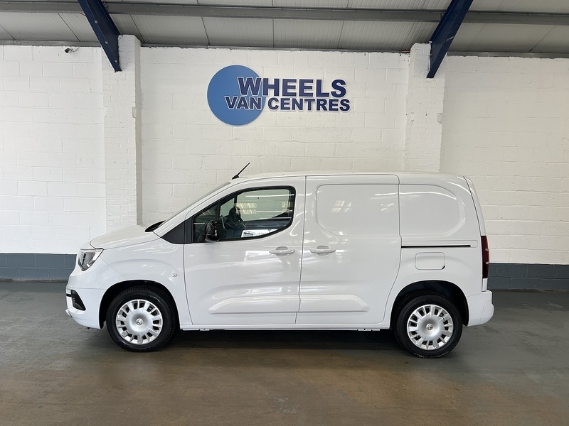 Used Vauxhall Combo 2023 for sale - 76940401: Photo 2