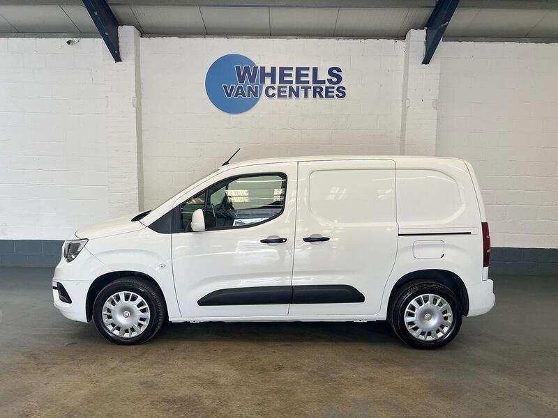 Used Vauxhall Combo 2021 for sale - 76904217: Photo 2