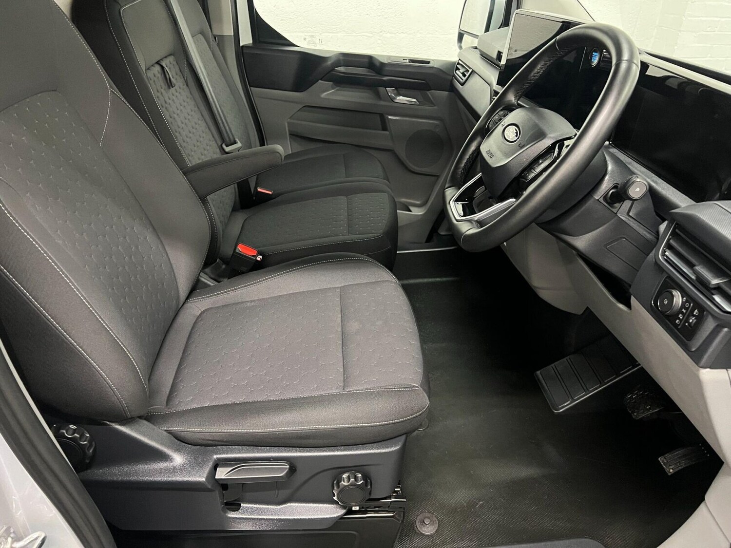 Used Ford Transit Custom 2024 for sale - 76595304: Photo 10