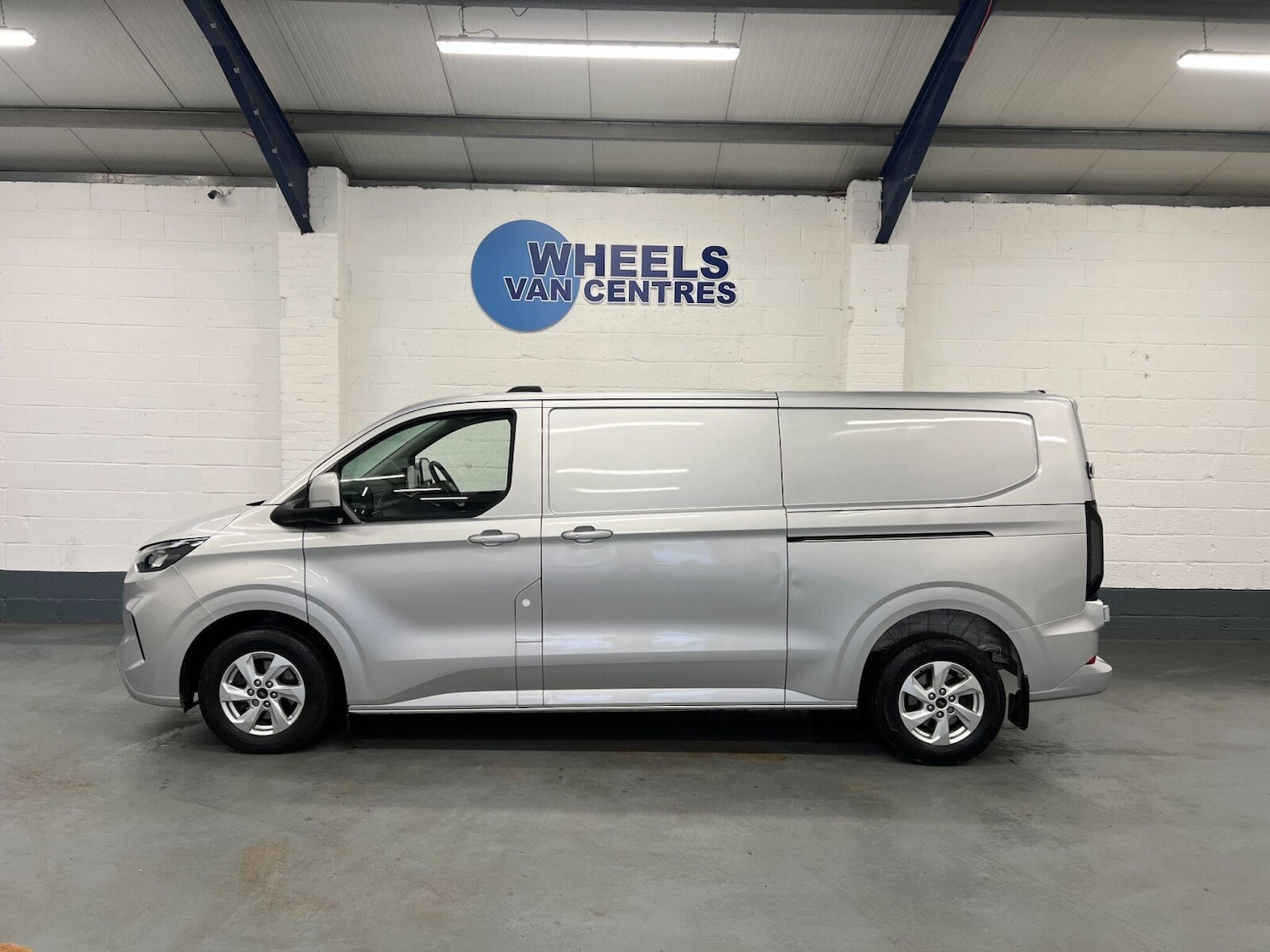 Used Ford Transit Custom 2024 for sale - 76595304: Photo 2