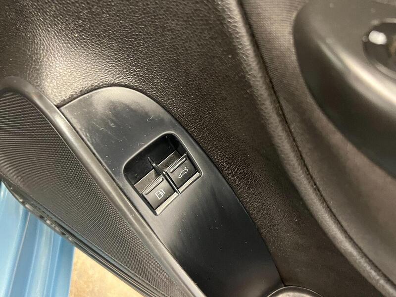 Used Volkswagen EOS 2008 for sale - 76904010: Photo 14