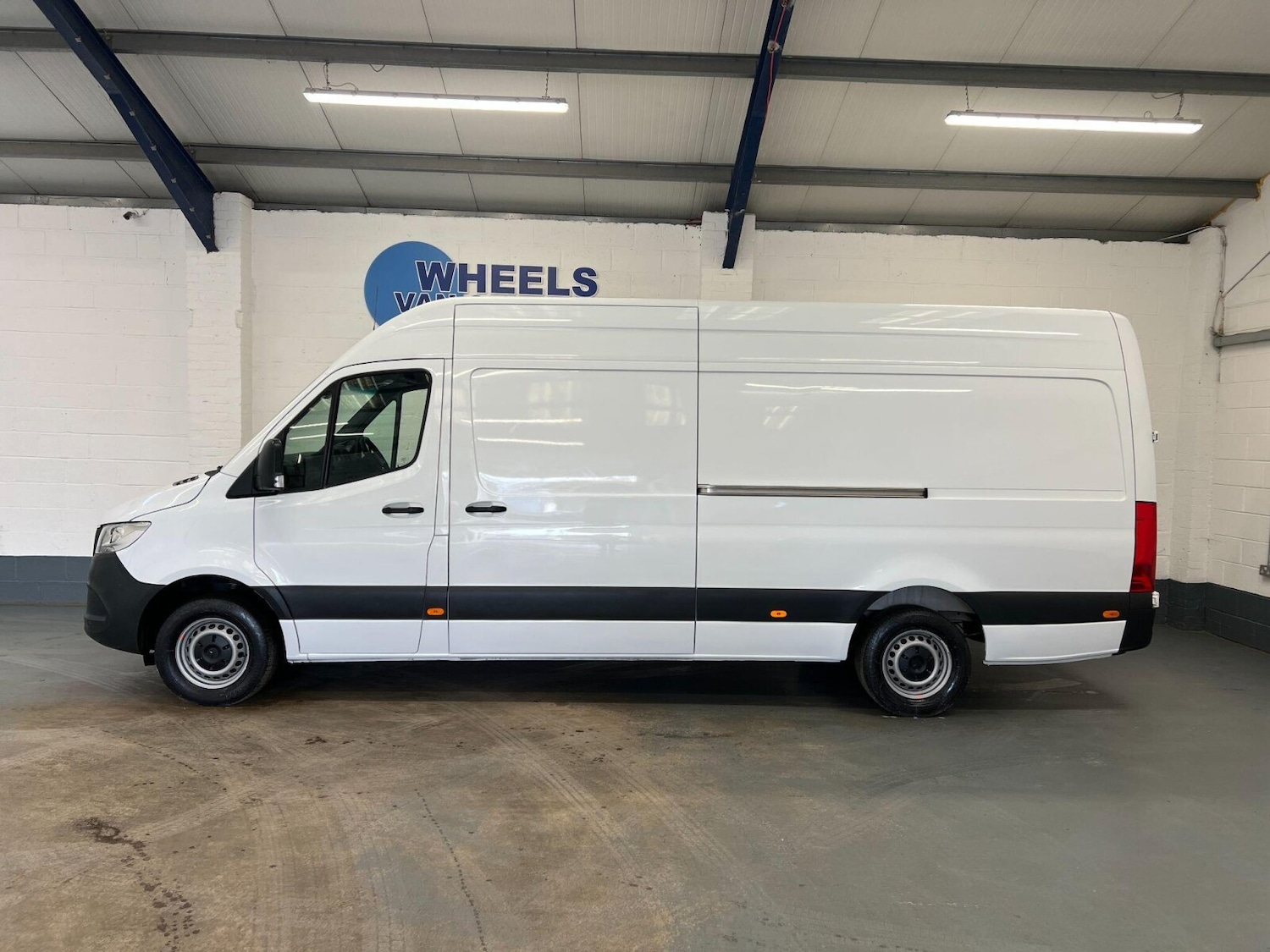 Used Mercedes-Benz Sprinter 2023 for sale - 76428296: Photo 2