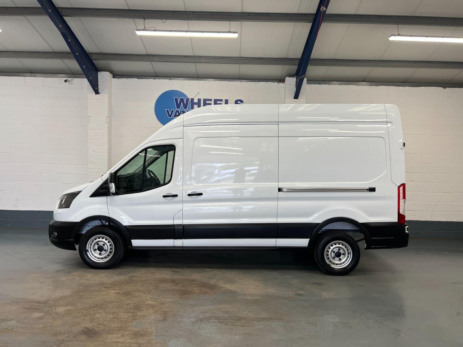 Used Ford Transit 2022 for sale - 76868731: Photo 2