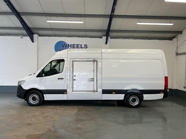 Used Mercedes-Benz Sprinter 2022 for sale - 75641252: Photo 2