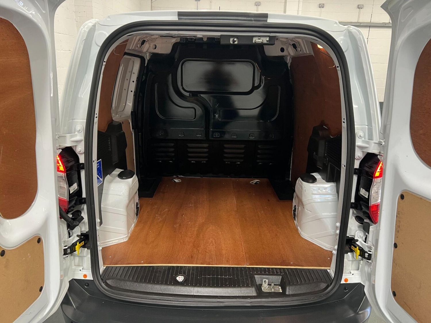 Used Ford Transit Courier 2021 for sale - 76738316: Photo 31