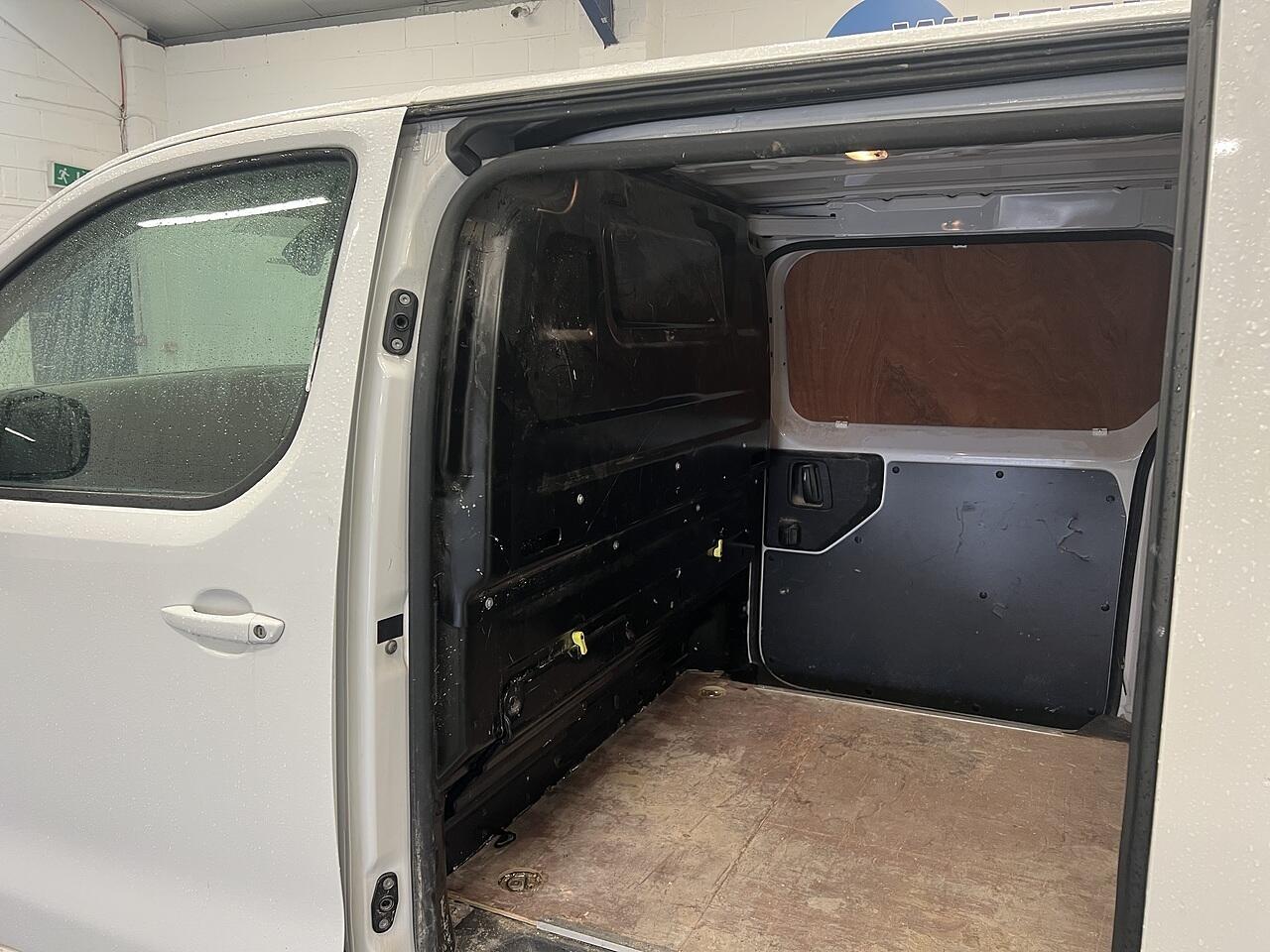 Used Vauxhall Vivaro 2022 for sale - 76826683: Photo 6