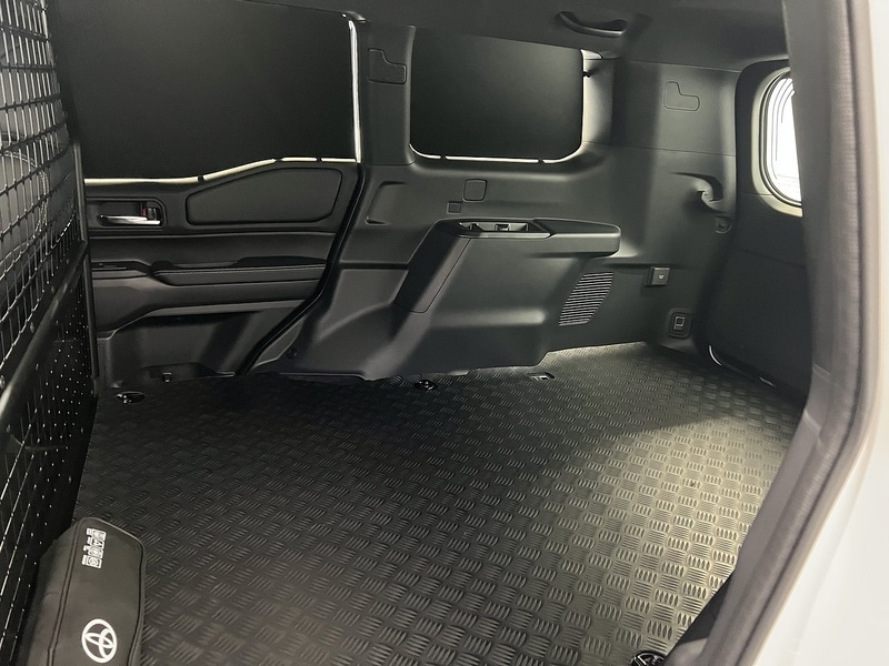 Used Toyota Land Cruiser 2025 for sale - 77023993: Photo 31