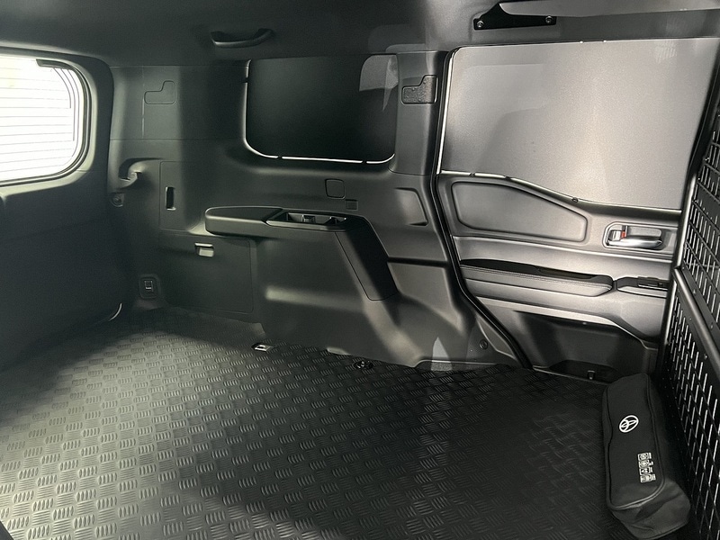 Used Toyota Land Cruiser 2025 for sale - 77023993: Photo 34