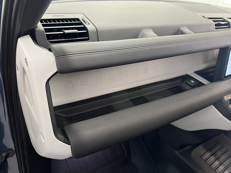 Used Land Rover Defender 2021 for sale - 77196481: Photo 32