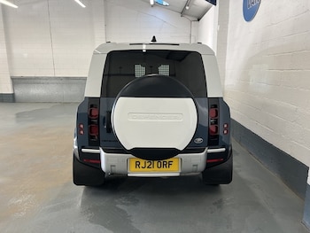 Used Land Rover Defender 2021 for sale - 77196481: Photo