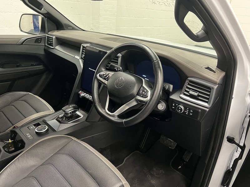 Used Volkswagen Amarok 2024 for sale - 76982532: Photo 11