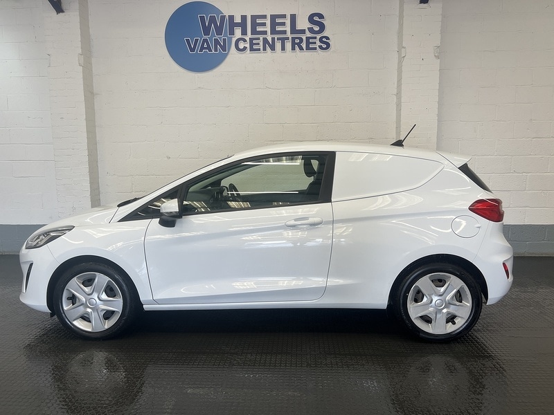 Used Ford Fiesta 2020 for sale - 78167961: Photo 2