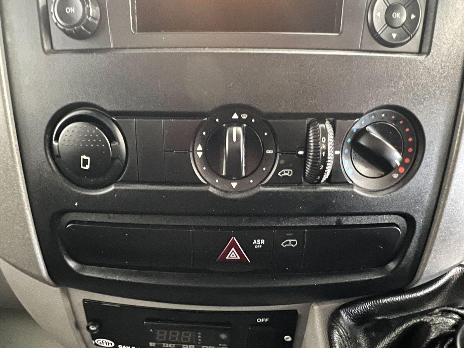 Used Mercedes-Benz Sprinter 2018 for sale - 76871384: Photo 15