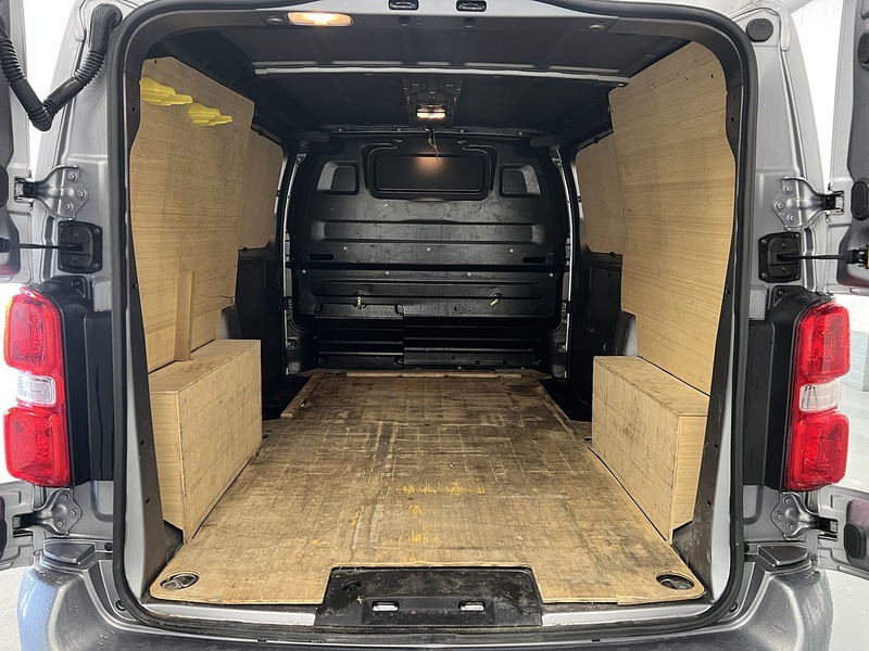 Used Vauxhall Vivaro 2022 for sale - 77356877: Photo 5