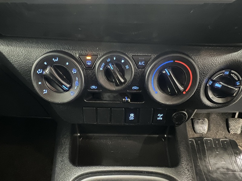 Used Toyota Hilux 2018 for sale - 77668076: Photo 23