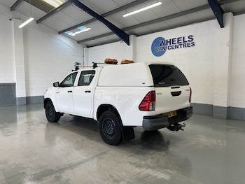 Used Toyota Hilux 2018 for sale - 77668076: Photo