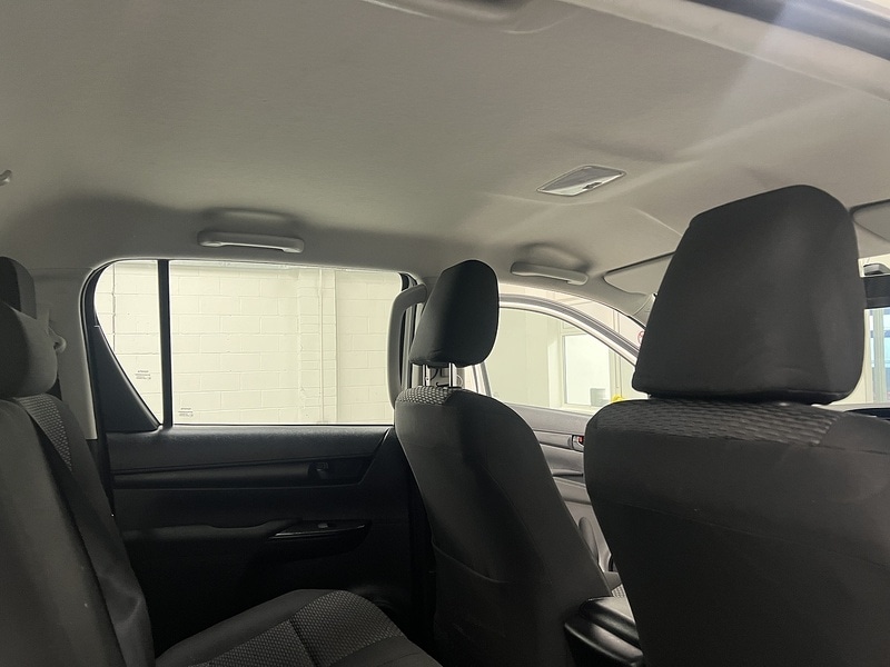 Used Toyota Hilux 2018 for sale - 77668076: Photo 32