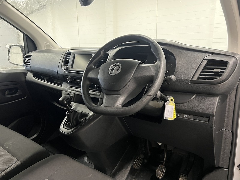 Used Vauxhall Vivaro 2023 for sale - 77250806: Photo 6