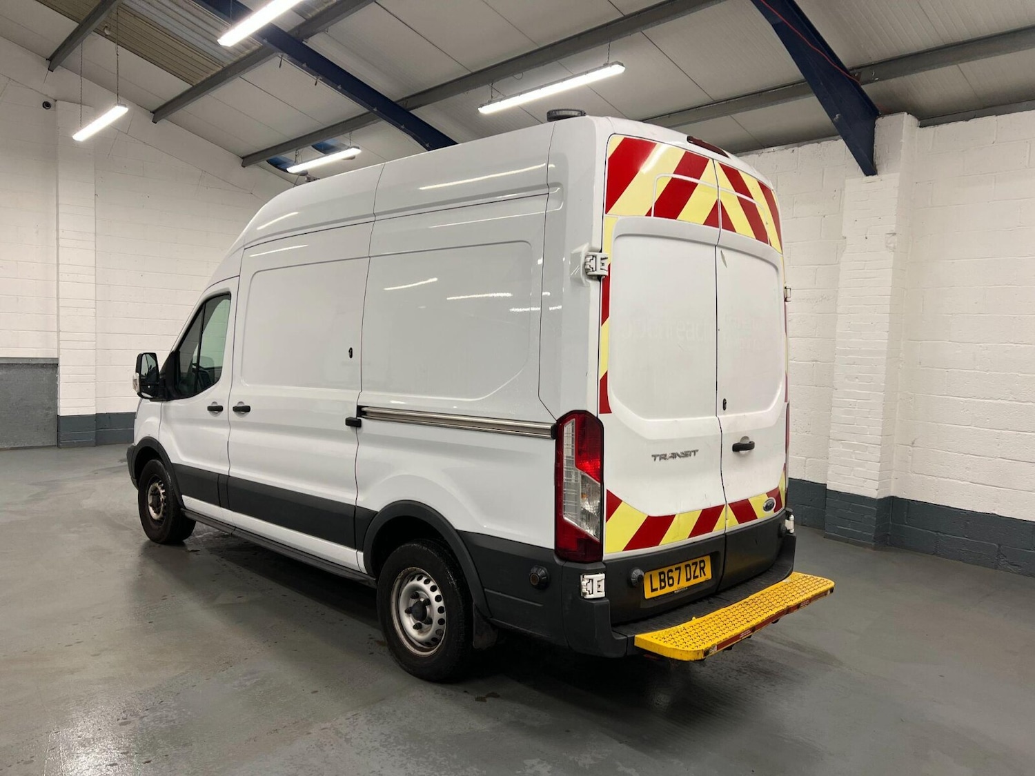 Used Ford Transit 2018 for sale - 76595300: Photo 2