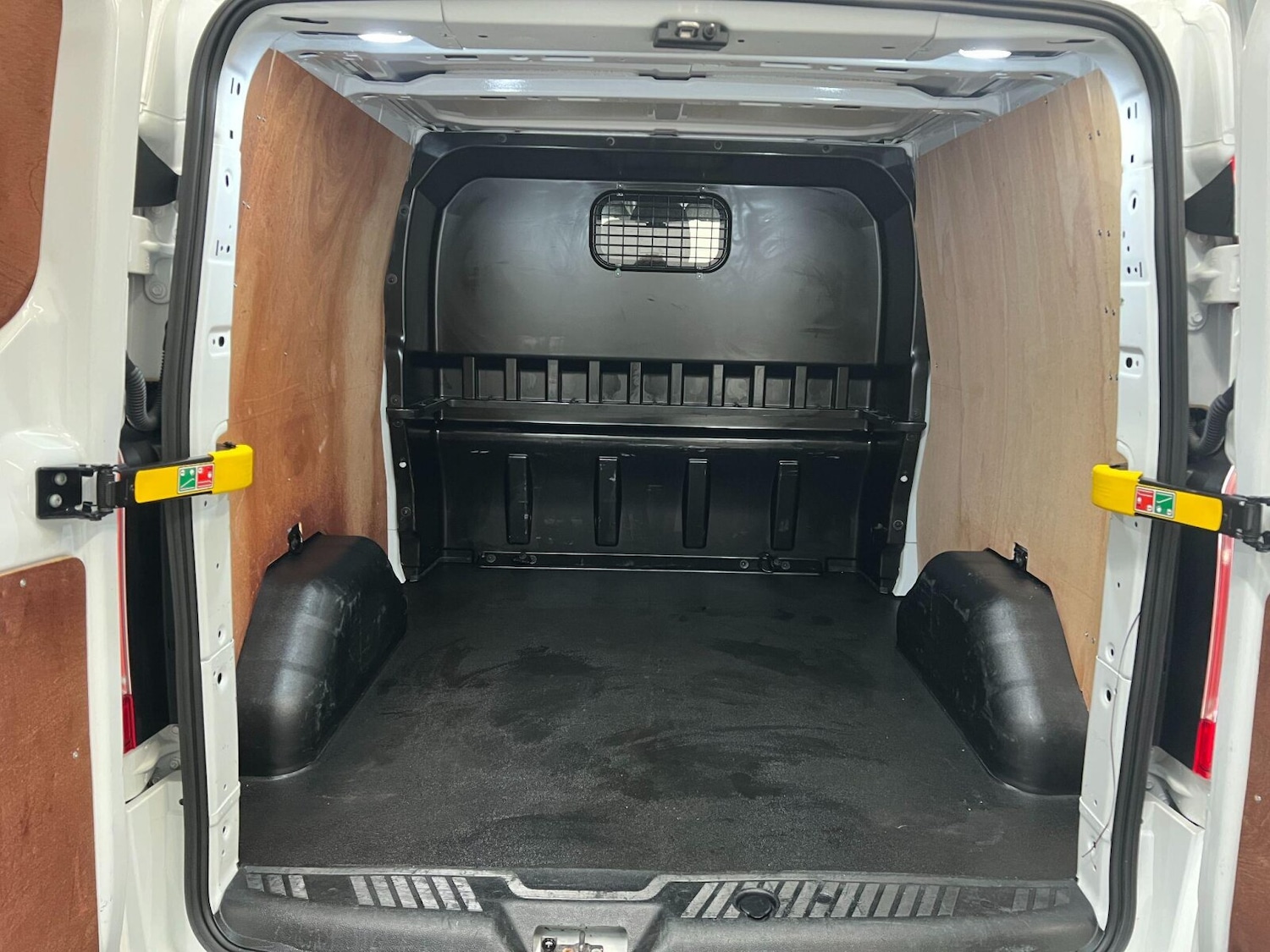 Used Ford Transit Custom 2022 for sale - 76640306: Photo 33