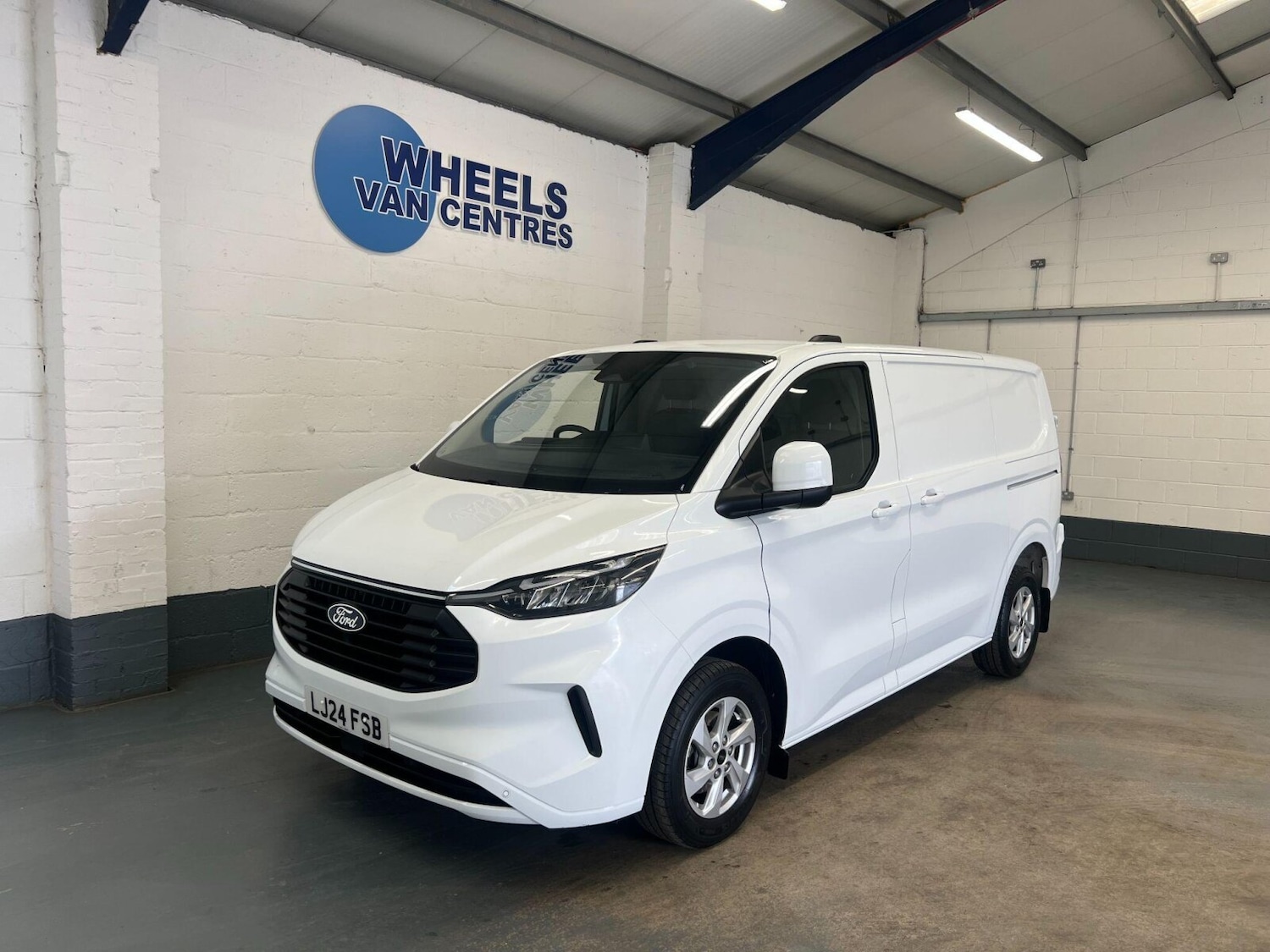 Used Ford Transit Custom 2024 for sale - 76154792: Photo 1