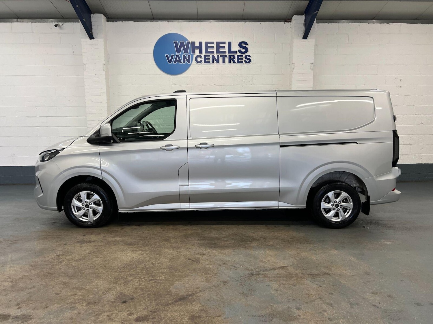 Used Ford Transit Custom 2024 for sale - 76154910: Photo 2