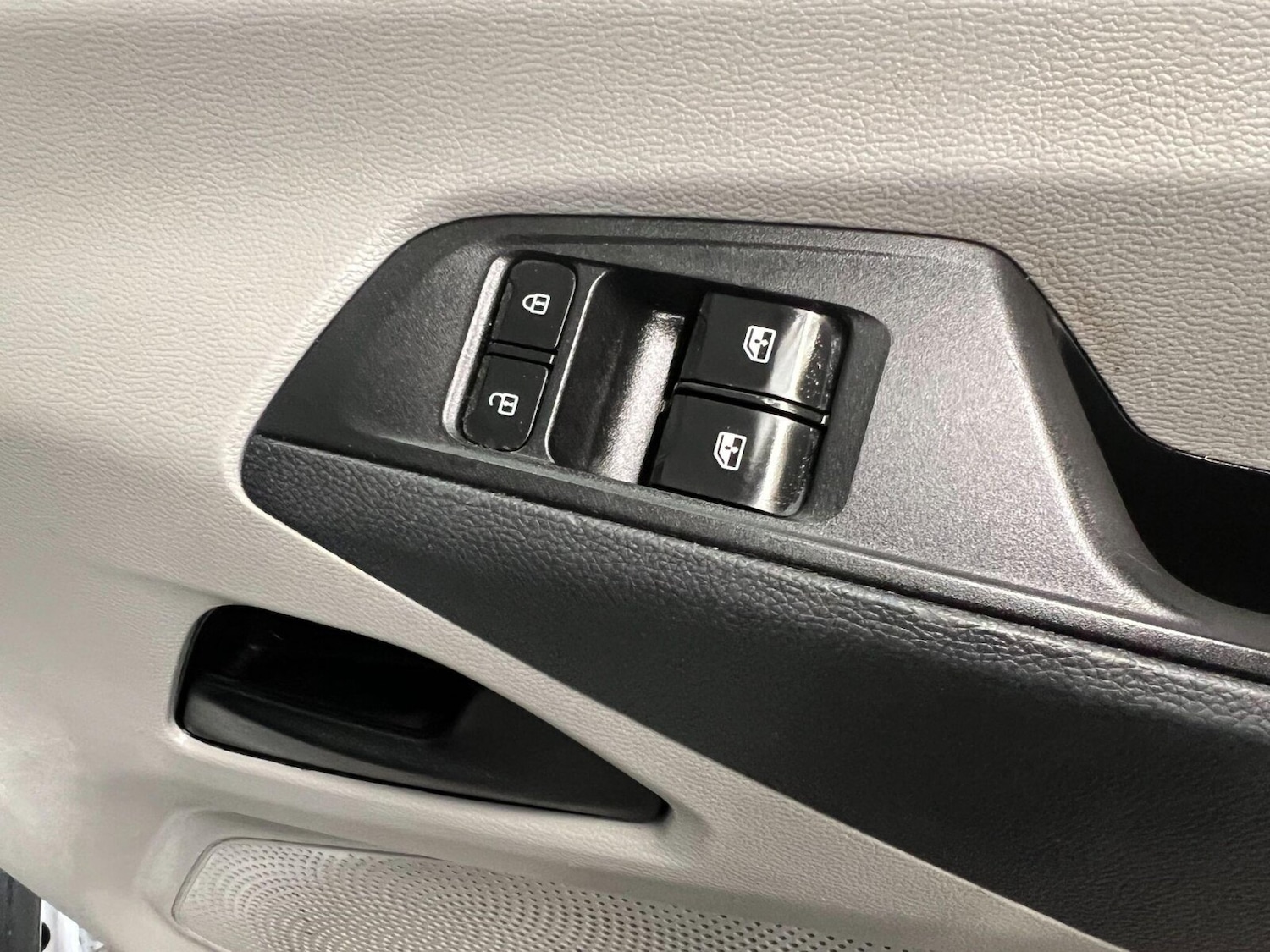 Used Maxus Deliver 9 2022 for sale - 76870845: Photo 12