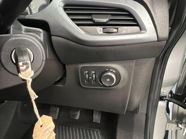 Used Vauxhall Corsa Van 2018 for sale - 75514662: Photo 18