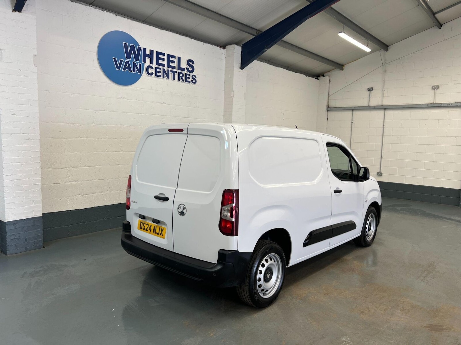 Used Vauxhall Combo 2024 for sale - 76868536: Photo 5