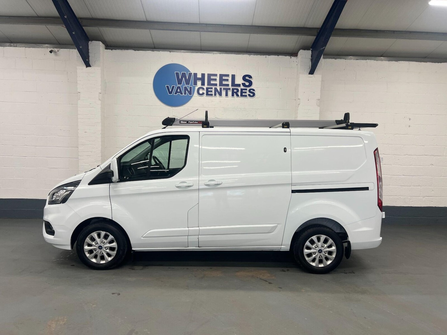 Used Ford Transit Custom 2023 for sale - 76873380: Photo 2