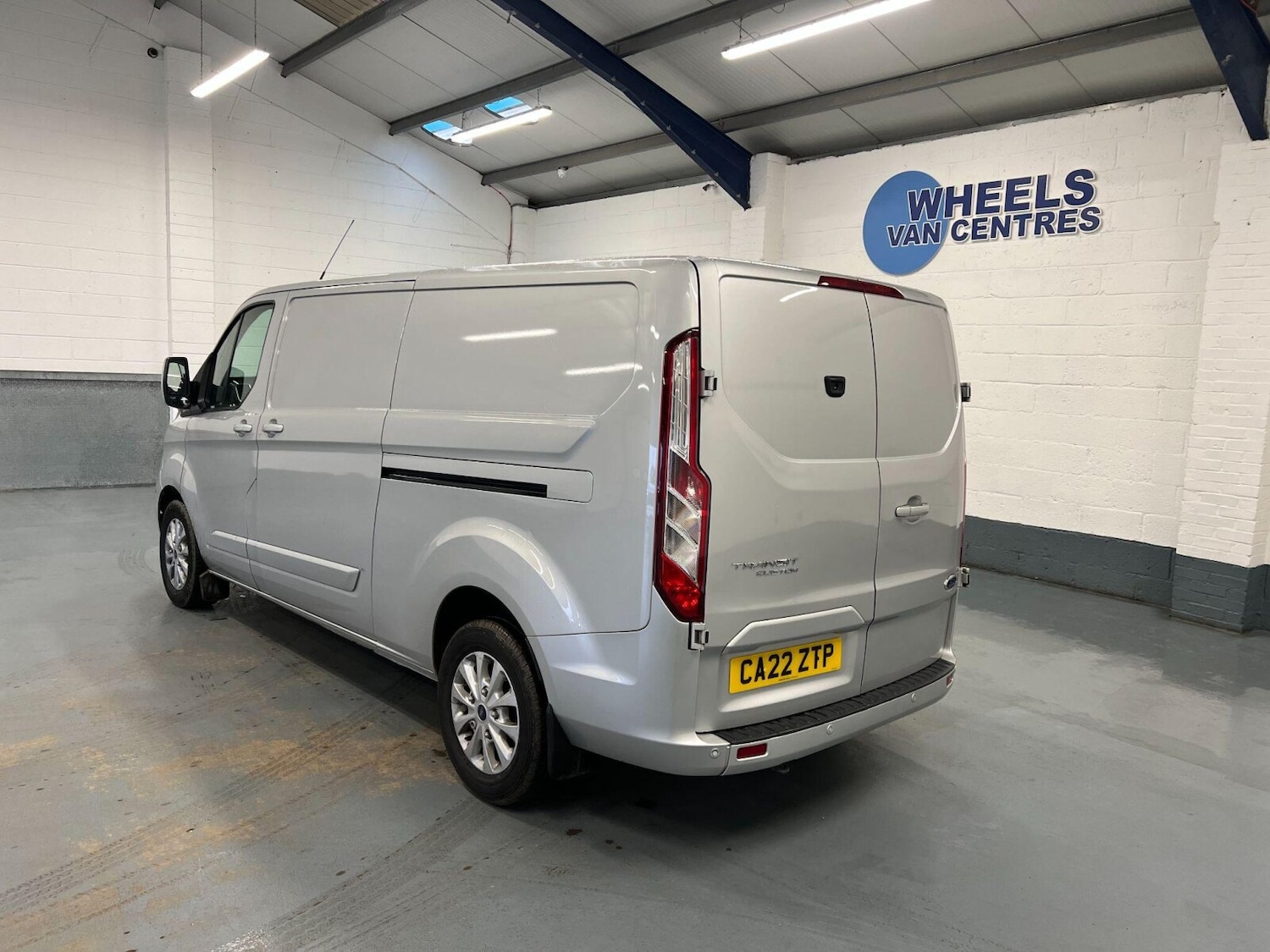 Used Ford Transit Custom 2022 for sale - 76738154: Photo 2