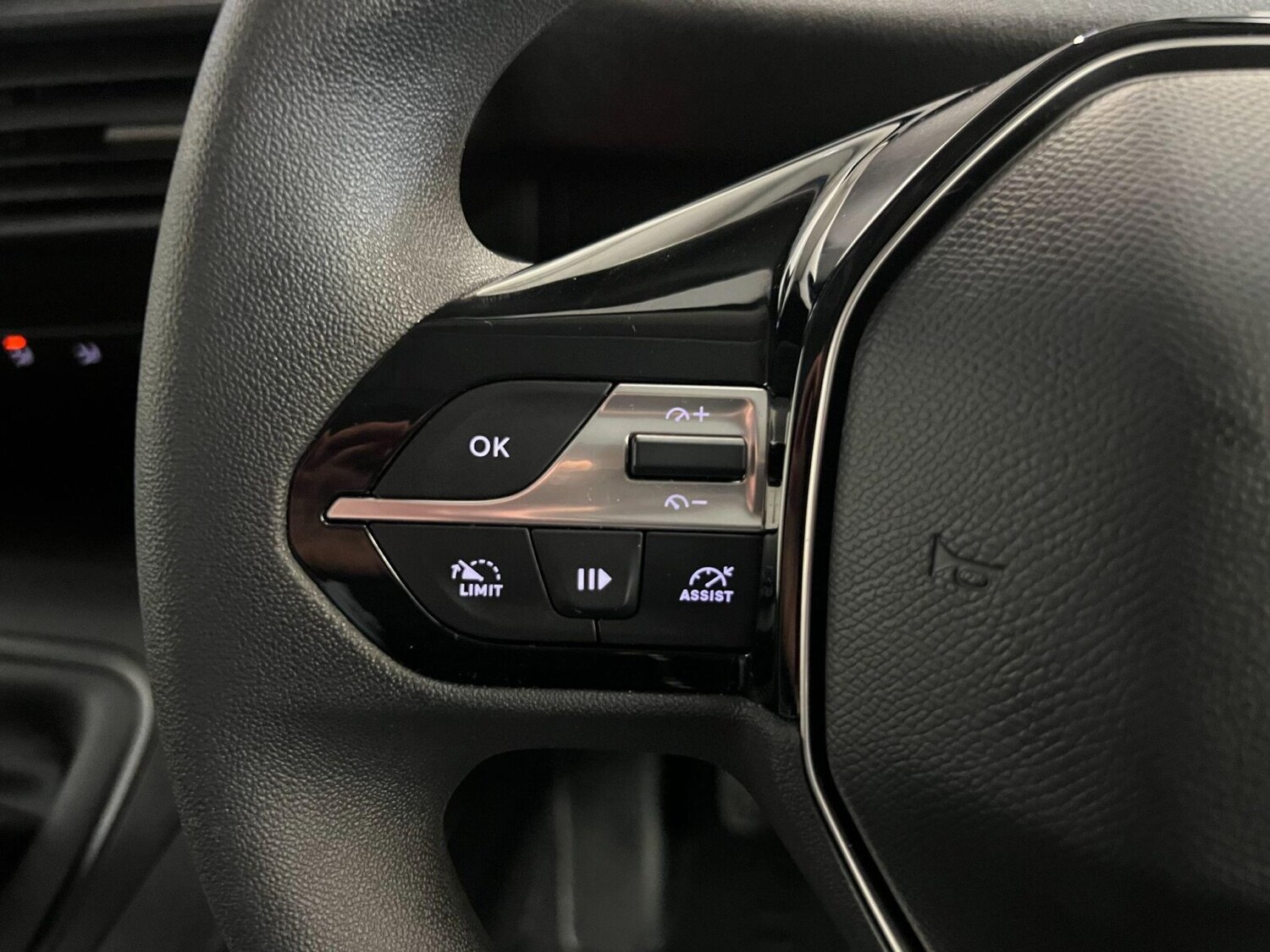 Used Peugeot Partner 2024 for sale - 76104208: Photo 17