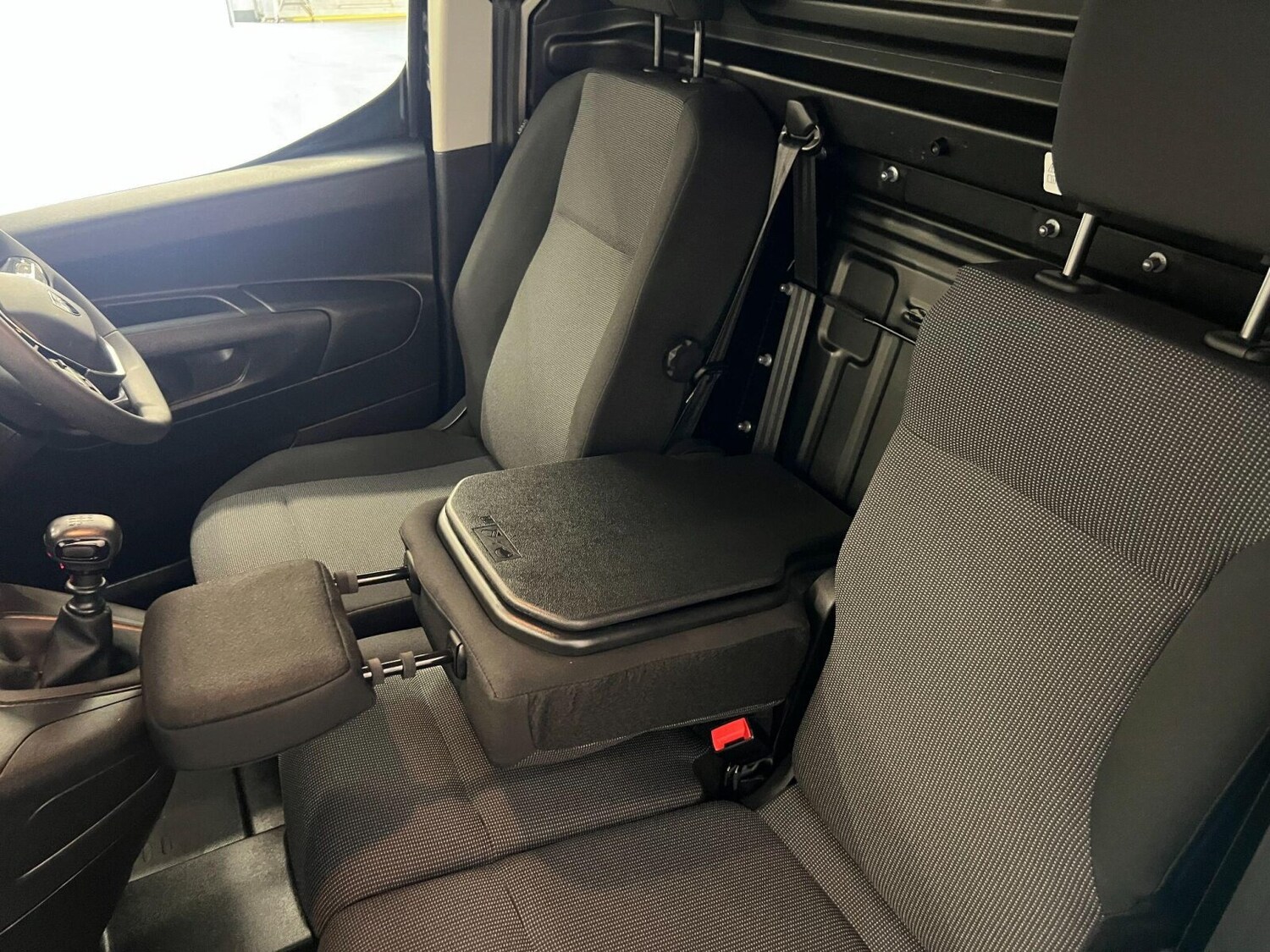 Used Peugeot Partner 2024 for sale - 76104208: Photo 32