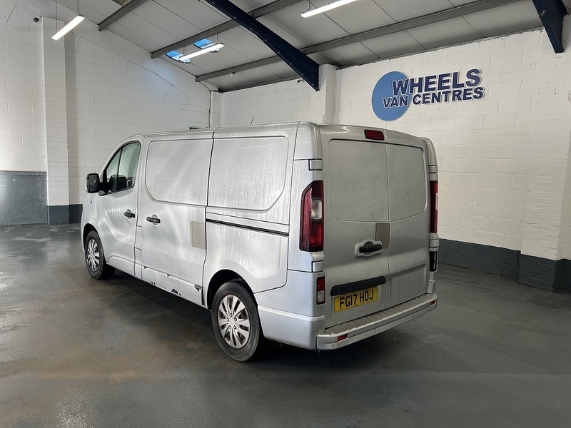 Used Vauxhall Vivaro 2017 for sale - 76919789: Photo 2