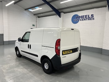 Used Vauxhall Combo 2018 for sale - 77247324: Photo