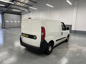 Used Vauxhall Combo 2018 for sale - 77247324: Photo