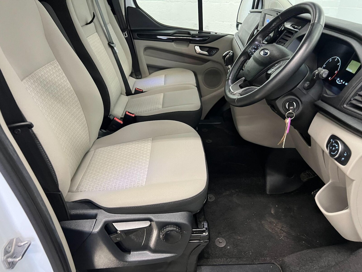 Used Ford Tourneo Custom 2018 for sale - 75775950: Photo 10