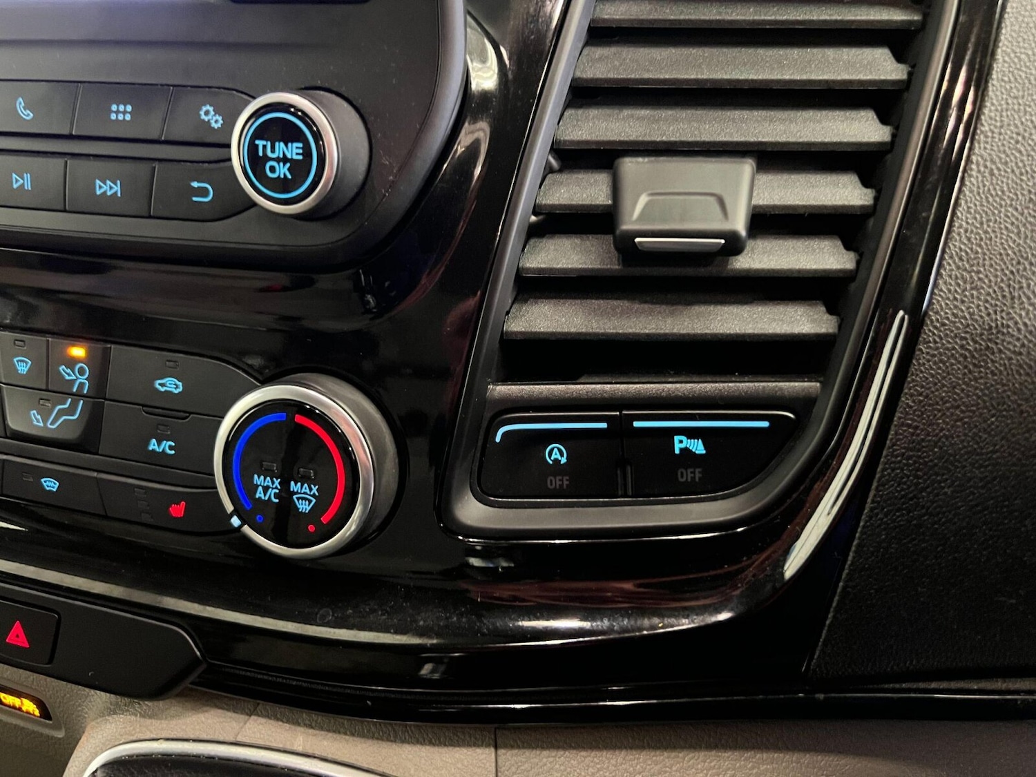 Used Ford Tourneo Custom 2018 for sale - 75775950: Photo 16